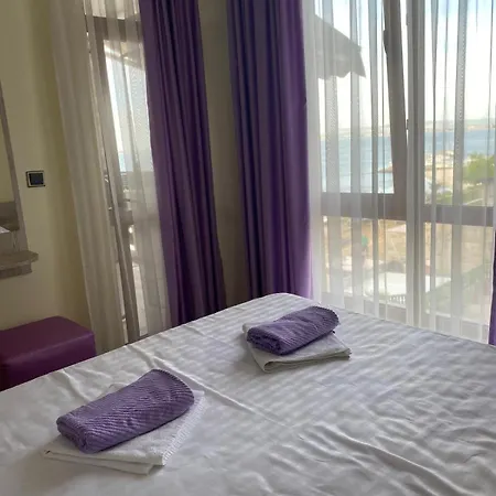 Апартамент Tryavna Violet *
